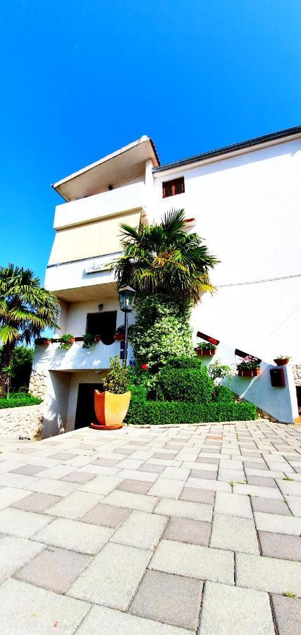 Apartments Sime Sukosan Exterior photo