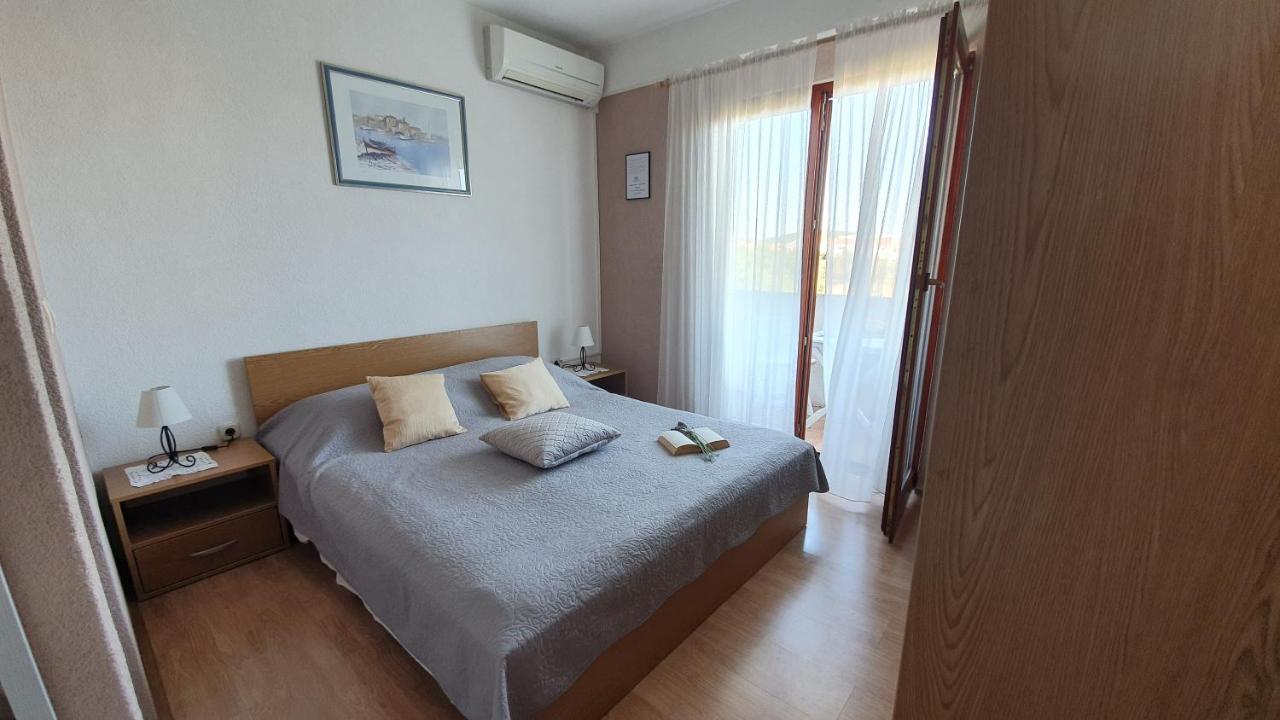 Apartments Sime Sukosan Exterior photo