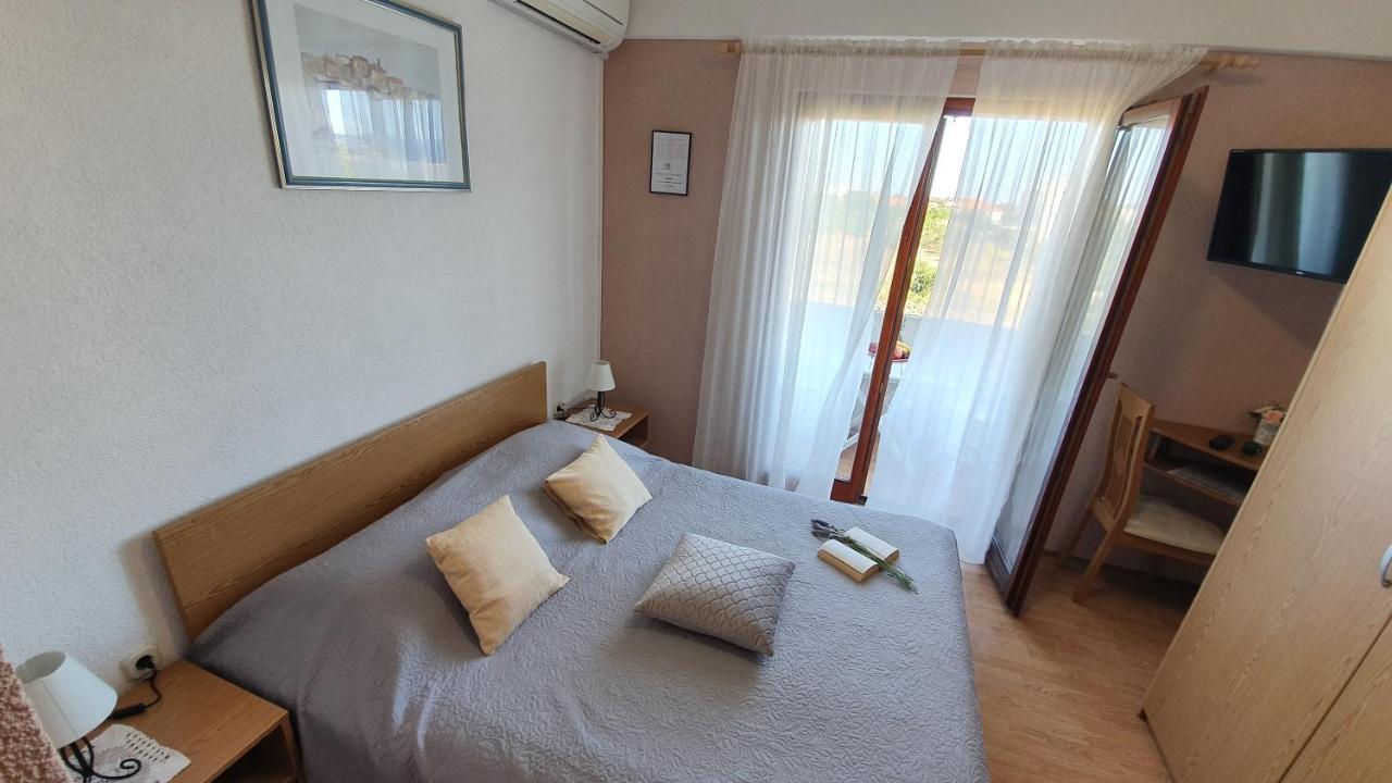 Apartments Sime Sukosan Exterior photo